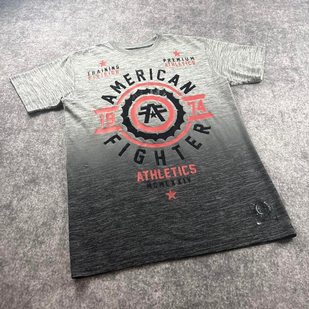 American Fighter Men’s XS Gray Black Ombre MMA Graphic T-Shirt Buckle
